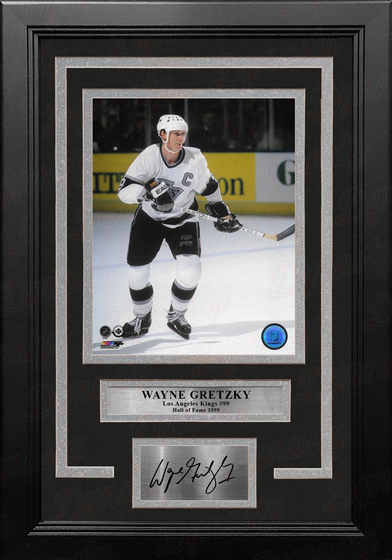 Wayne Gretzky in Action Los Angeles Kings 8" x 10" Framed Hockey Photo with Engraved Autograph - Dynasty Sports & Framing 