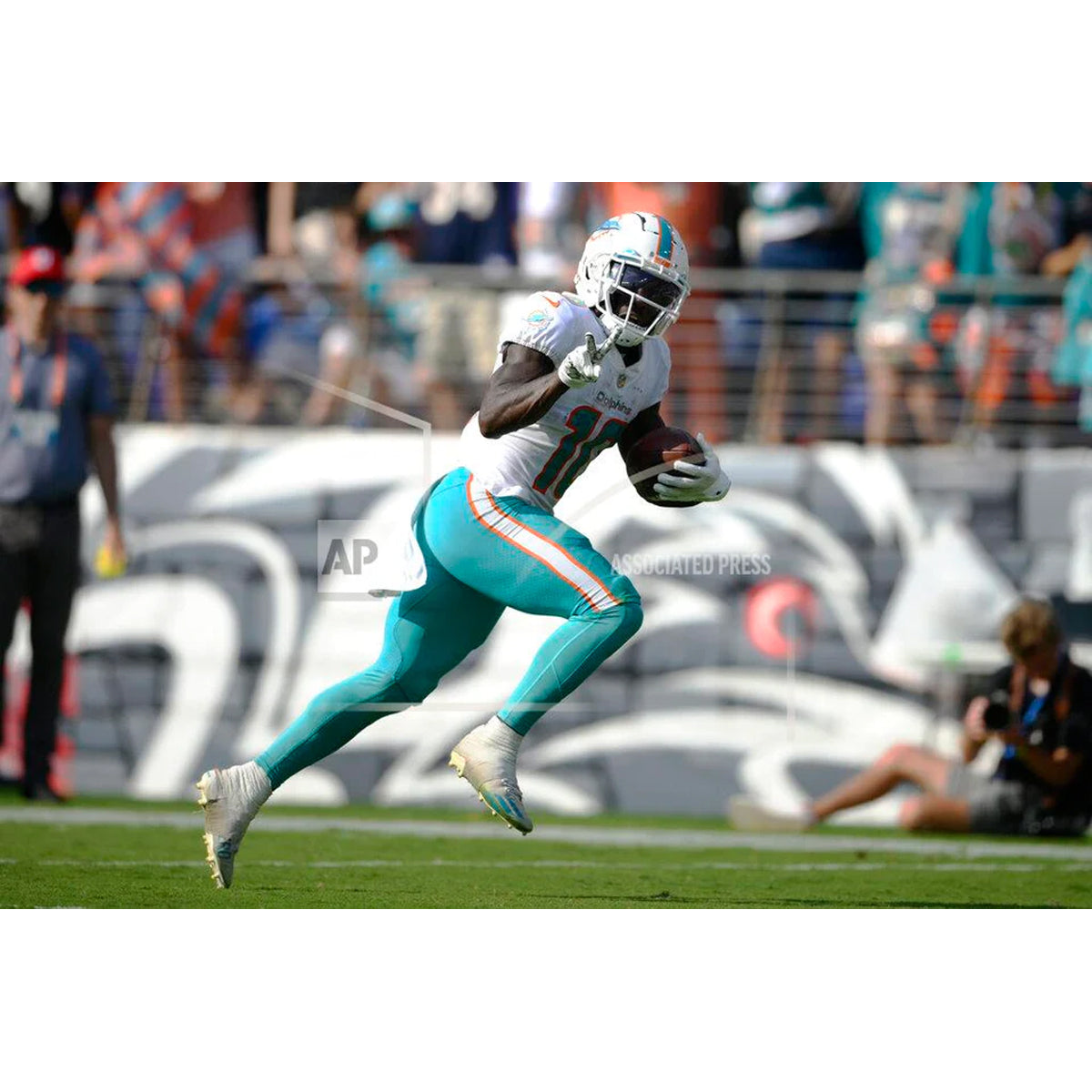 Tyreek Hill Miami Dolphins Peace Sign Action Photo