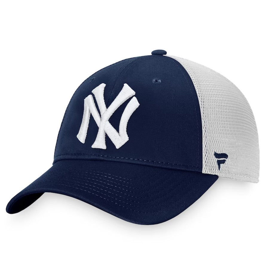 New York Yankees Cooperstown Collection Core Trucker Snapback Hat -  Navy/White
