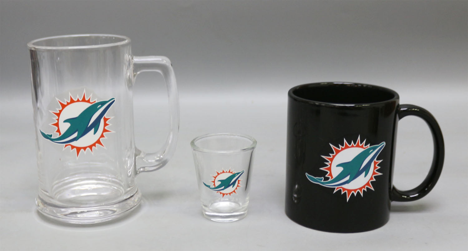 Miami Dolphins 3-Piece Glassware Gift Set - Dynasty Sports & Framing
