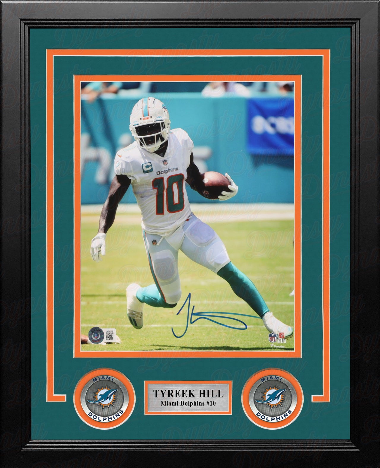Tyreek Hill in Action Miami Dolphins Autographed 8" x 10" Framed Football Photo - Dynasty Sports & Framing 