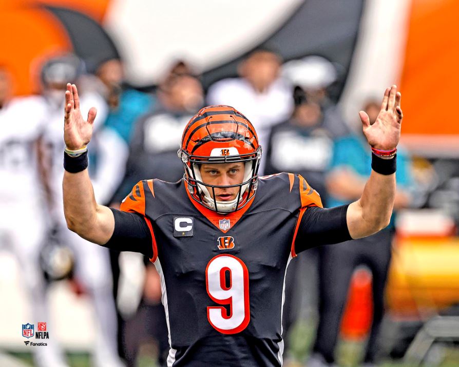 Joe Burrow Arms Up Cincinnati Bengals 8" x 10" Football Photo