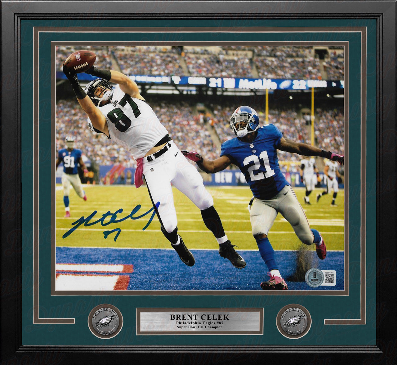 Brent Celek Touchdown v. Giants Philadelphia Eagles Autographed 16" x 20" Framed Football Photo