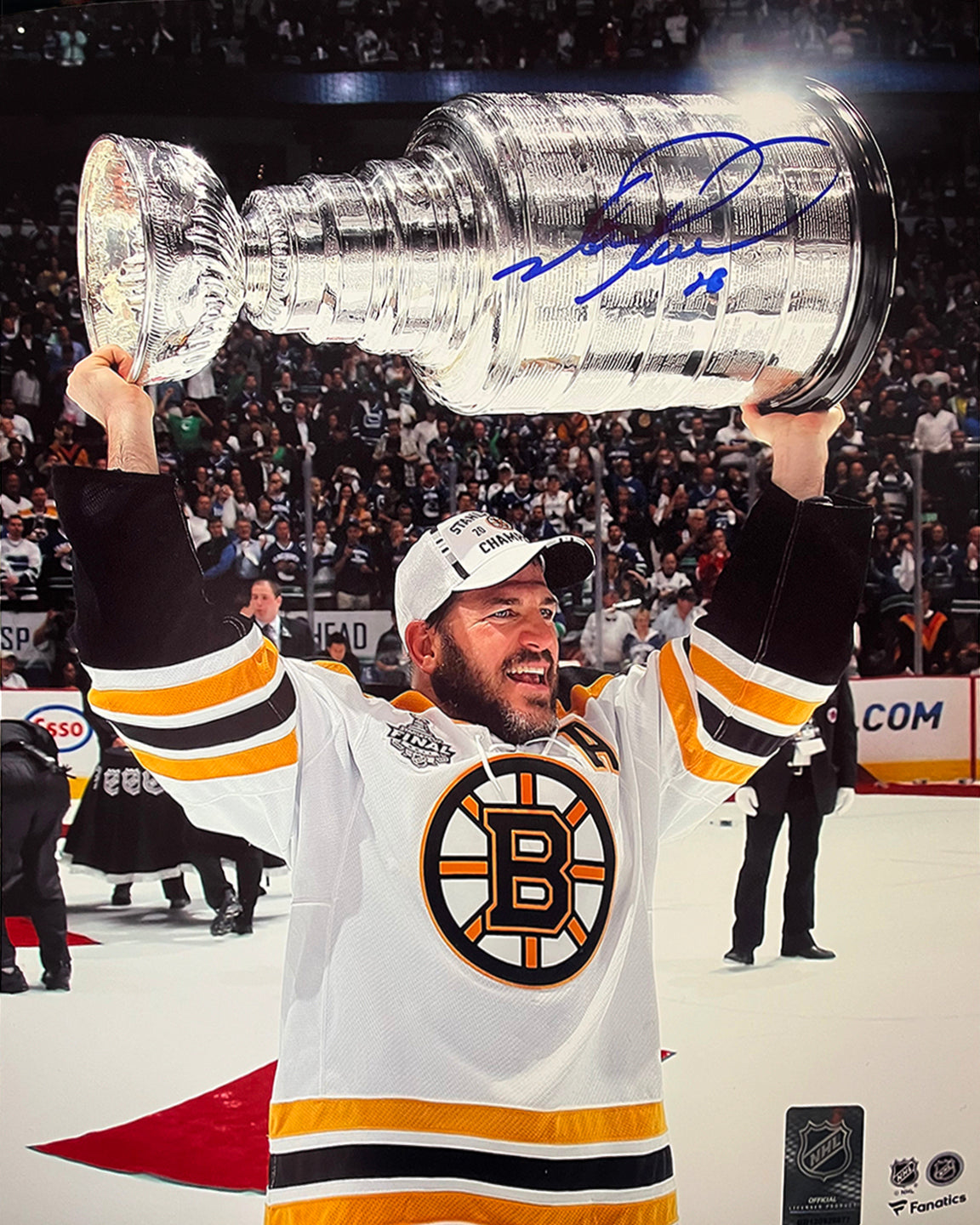 Mark Recchi 2011 Stanley Cup Champions Boston Bruins Autographed 11" x 14" Hockey Photo