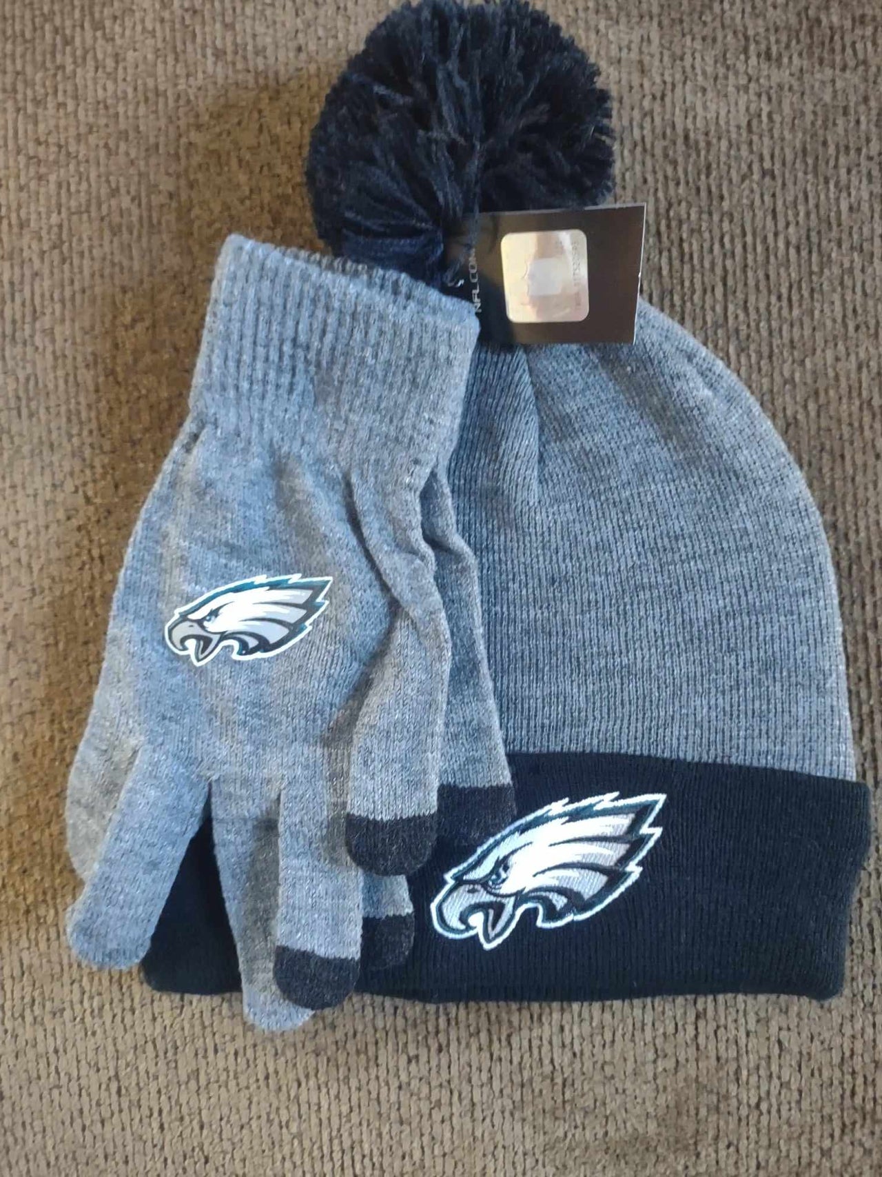 Philadelphia Eagles Charcoal Cuffed Pom Knit Beanie and Gloves Set