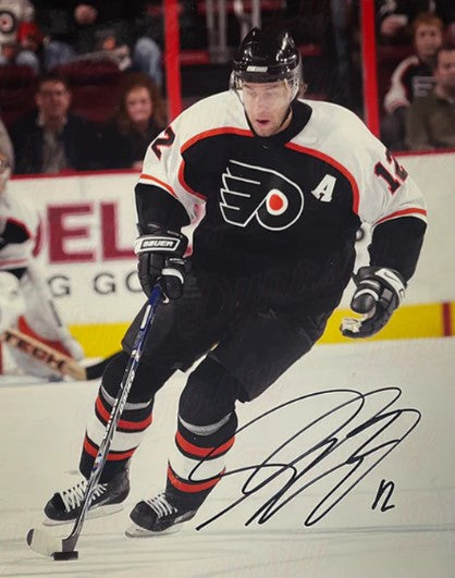 Simon Gagne in Action Philadelphia Flyers Autographed 8" x 10" Hockey Photo