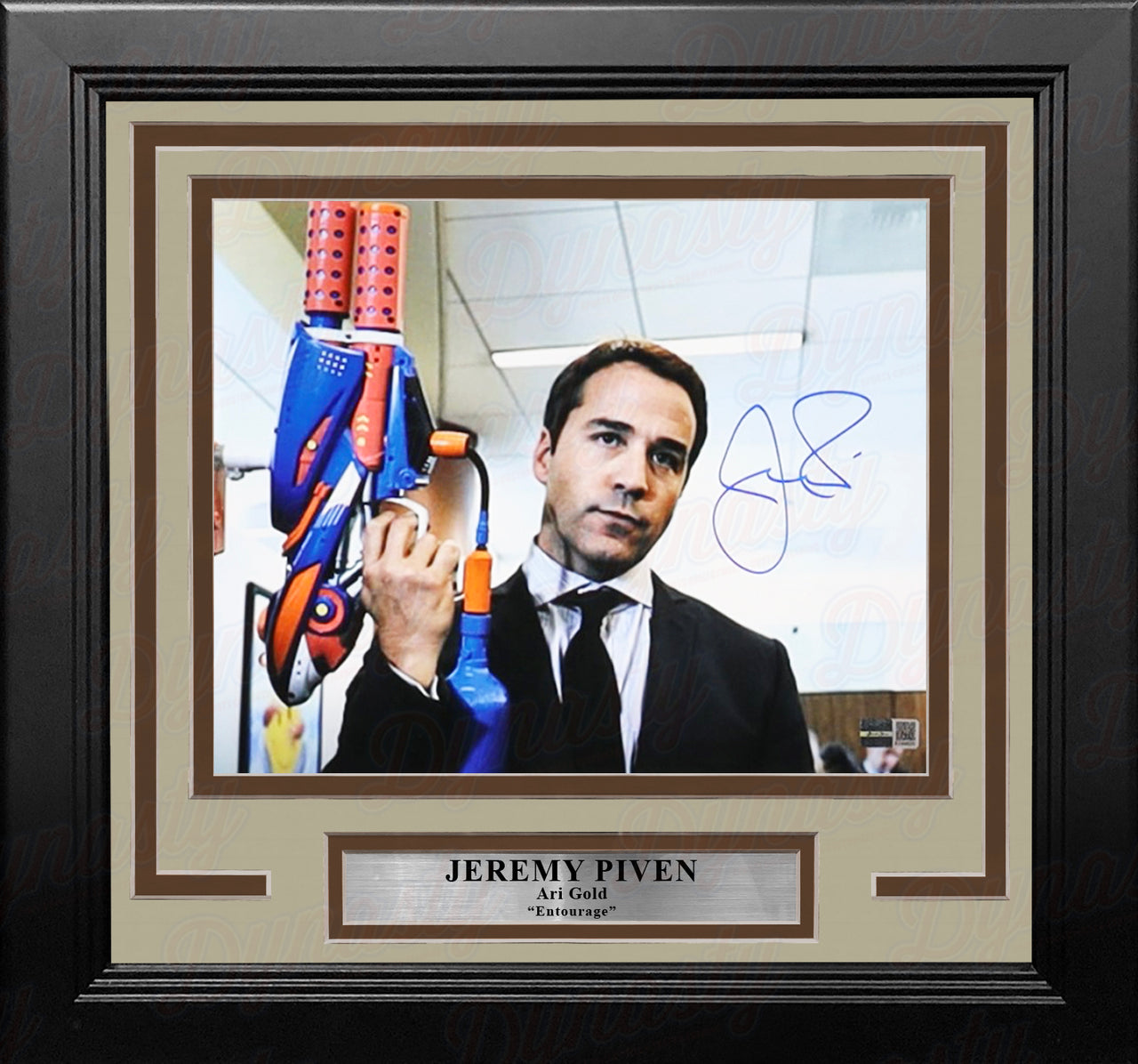 Jeremy Piven Ari Gold Entourage Autographed 8" x 10" Framed Photo - Dynasty Sports & Framing 