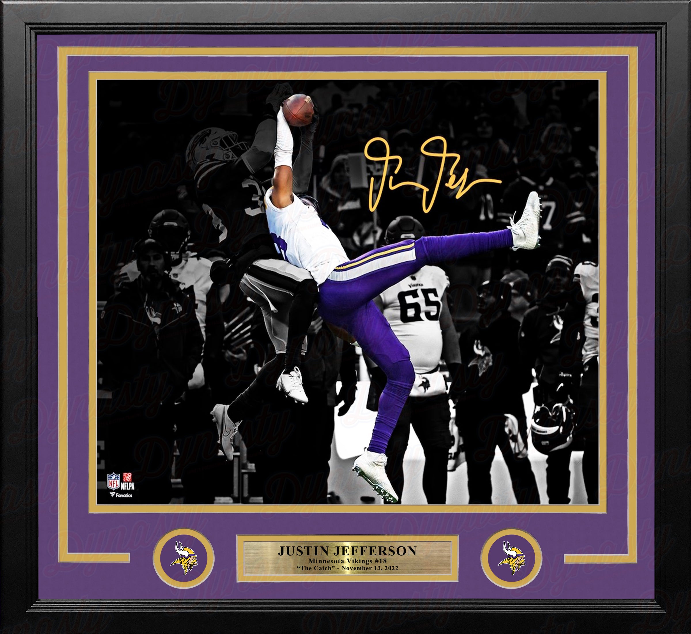 Justin Jefferson One-Handed Catch Minnesota Vikings Autographed 16" x 20" Blackout Framed Photo