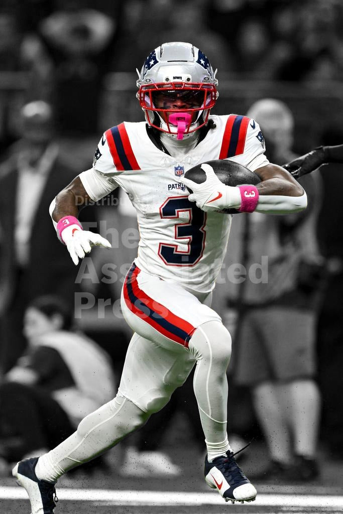 DeMario "Pop" Douglas New England Patriots Action Photo