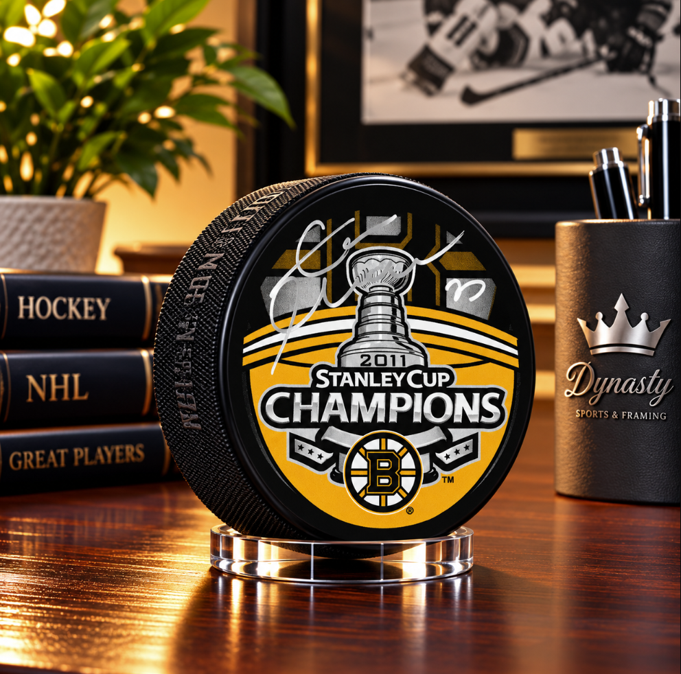 Zdeno Chara Boston Bruins Autographed 2011 Stanley Cup Champions Hockey Puck