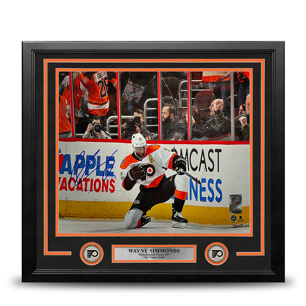 Wayne Simmonds Fist Pump Philadelphia Flyers Autographed 16" x 20" Framed Hockey Photo