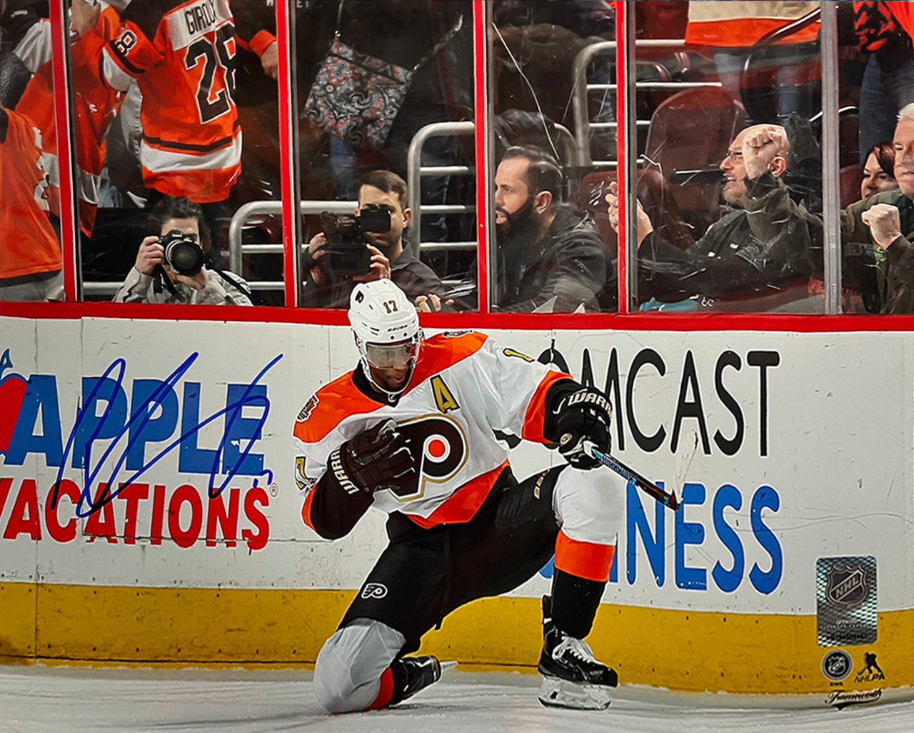 Wayne Simmonds Fist Pump Philadelphia Flyers Autographed 11" x 14" Hockey Photo