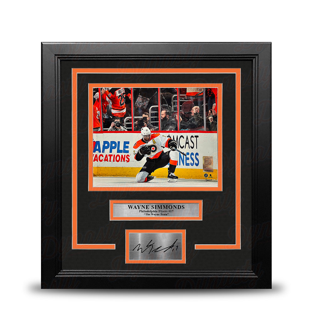 Wayne Simmonds Fist Pump Philadelphia Flyers 8" x 10" Framed Hockey Photo with Engraved Autograph