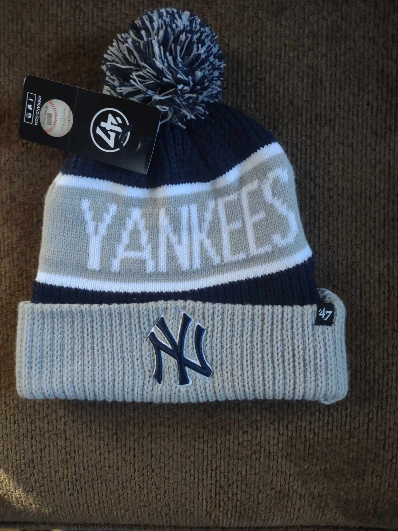New York Yankees '47 Brand Essentials Cuffed Pom Knit Beanie