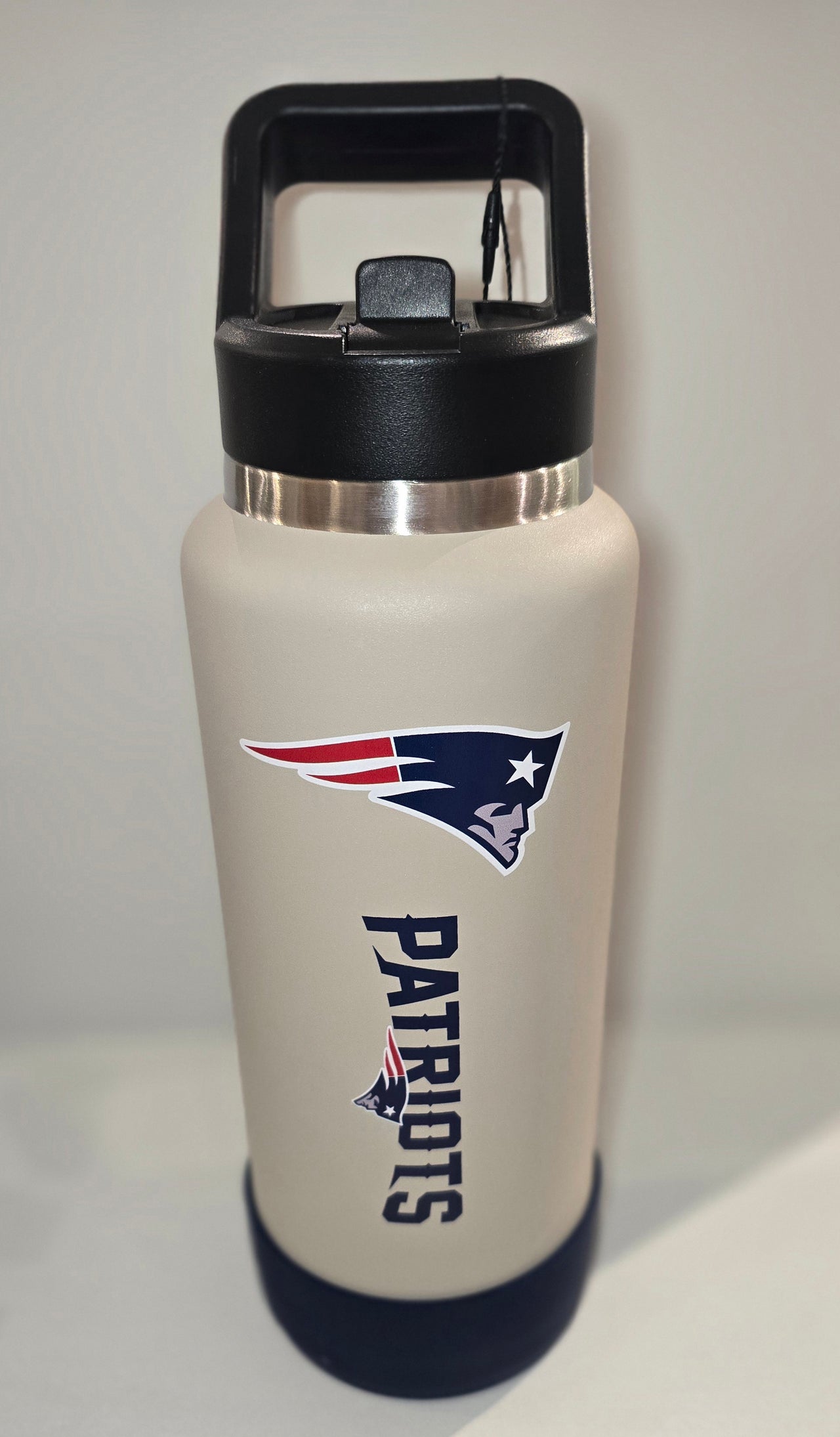 New England Patriots 34 oz Sand Color Logo Tumbler with Sleeve