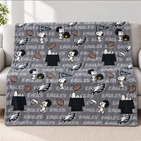Philadelphia Eagles Peanuts Super Soft Plush 60" x 70" Blanket - Grey