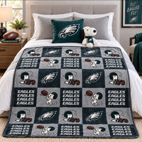 Philadelphia Eagles Peanuts Super Soft Plush Throw 60" x 70" Blanket- Square