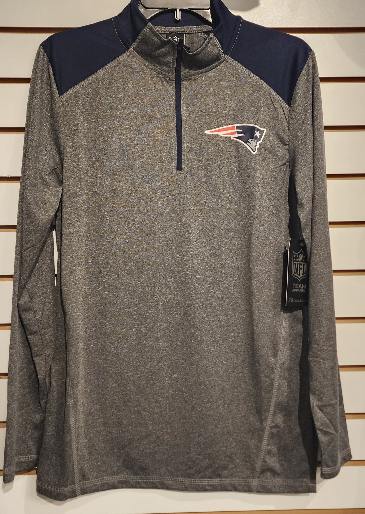 New England Patriots Lightweight Zip Long Sleeve Shirt - Dynasty Sports & Framing 