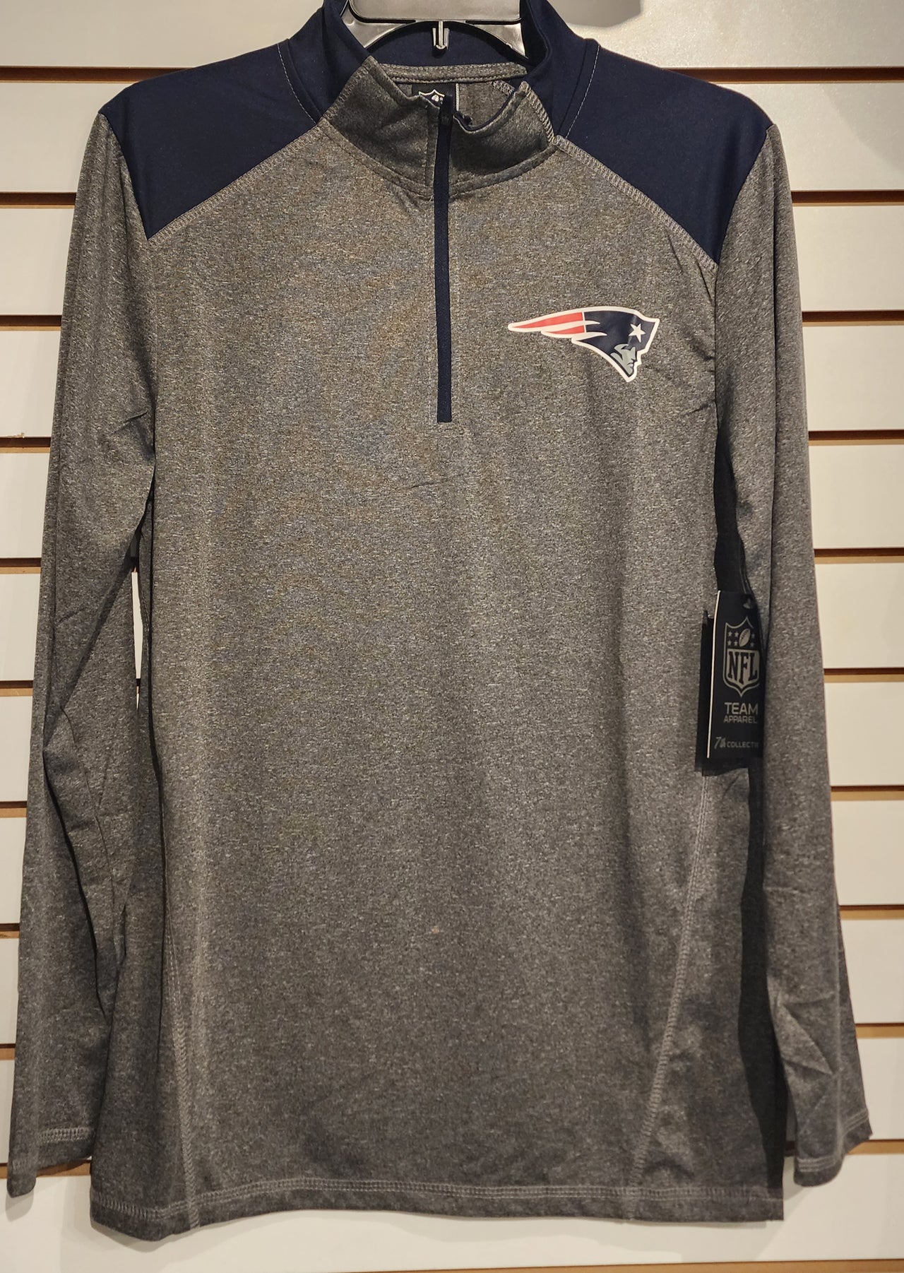 New England Patriots Lightweight Zip Long Sleeve Shirt - Dynasty Sports & Framing