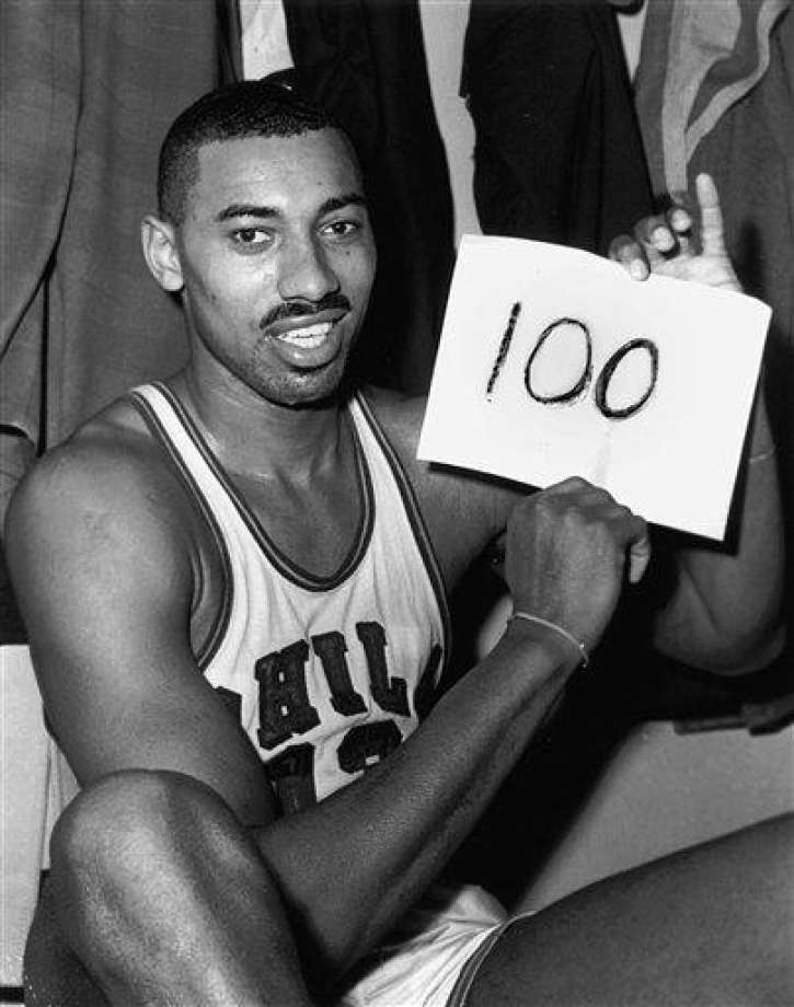 Wilt Chamberlain 100 Point Game Photo - Dynasty Sports & Framing 