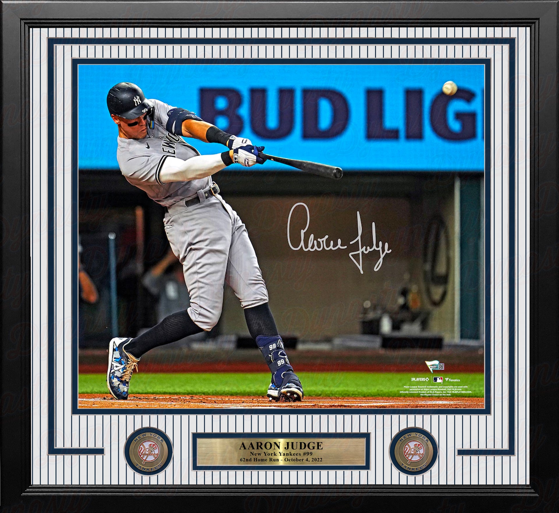 Aaron Judge 62nd Home Run New York Yankees Autographed 16" x 20" Framed Baseball Photo - Dynasty Sports & Framing 