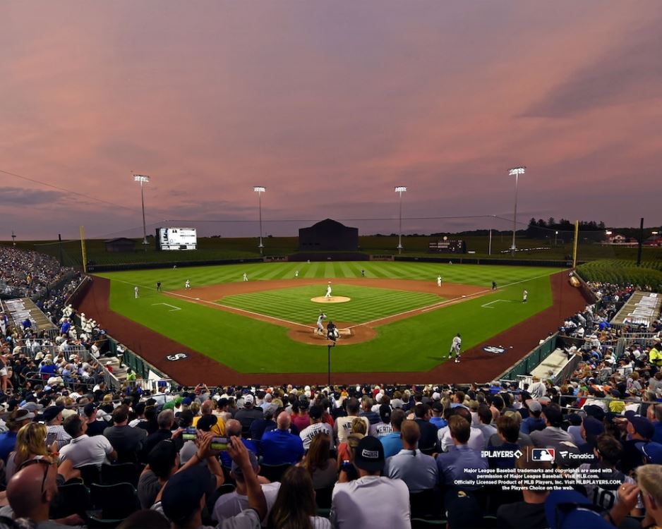 Chicago White Sox v. New York Yankees Field of Dreams 2021 8" x 10" Baseball Stadium Photo - Dynasty Sports & Framing 