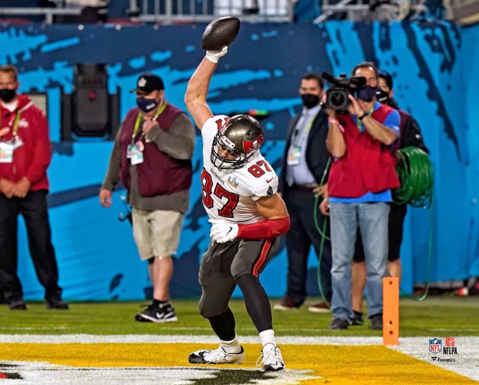 Rob Gronkowski Super Bowl LV Touchdown Spike Tampa Bay Buccaneers 8" x 10" Football Photo - Dynasty Sports & Framing 