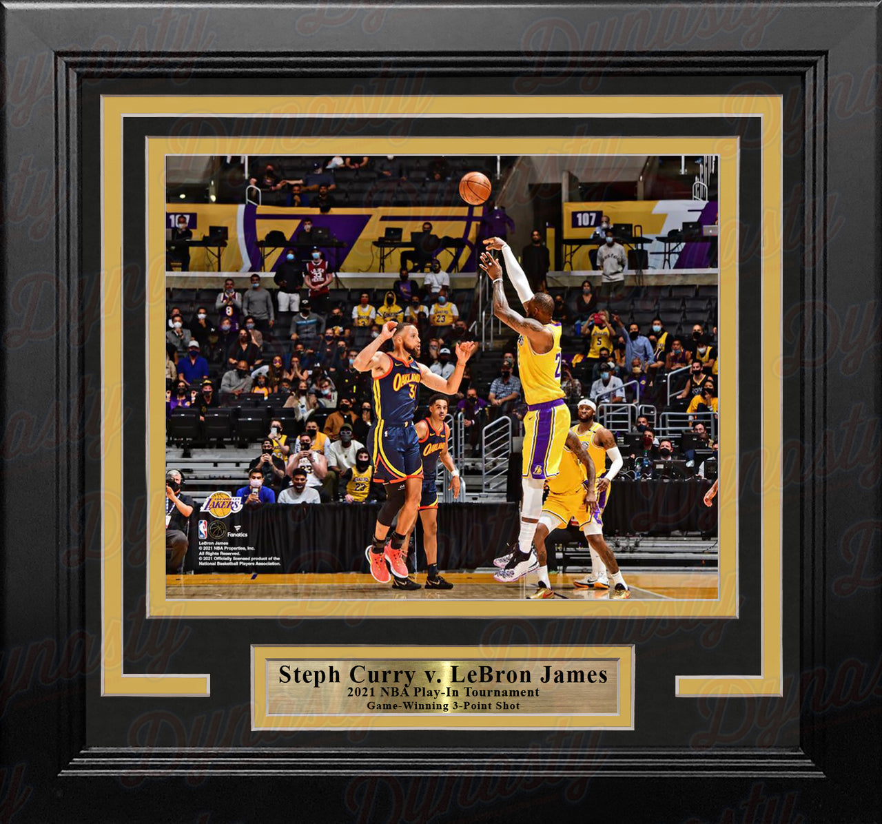 LeBron James v. Steph Curry Game-Winning Shot 2021 Play-In Tournament 8" x 10" Framed Photo - Dynasty Sports & Framing 