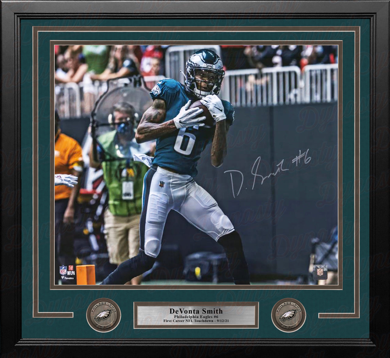 DeVonta Smith First Touchdown Philadelphia Eagles Autographed 16" x 20" Framed Football Photo - Dynasty Sports & Framing 