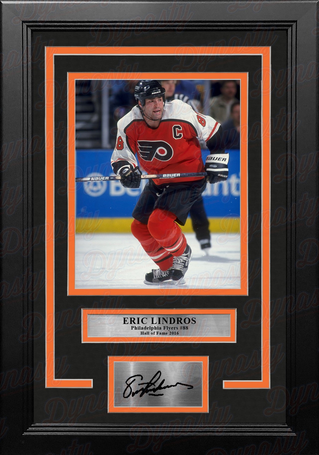 Eric Lindros in Action Philadelphia Flyers 8" x 10" Framed Hockey Photo with Engraved Autograph - Dynasty Sports & Framing 
