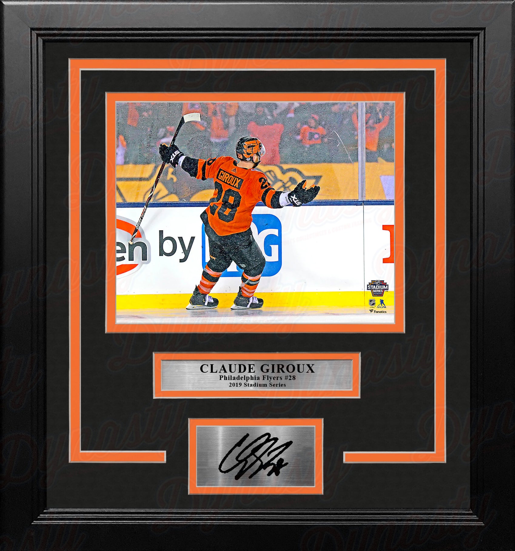 Claude Giroux 2019 Stadium Series Philadelphia Flyers 8" x 10" Framed Hockey Photo with Engraved Autograph - Dynasty Sports & Framing 