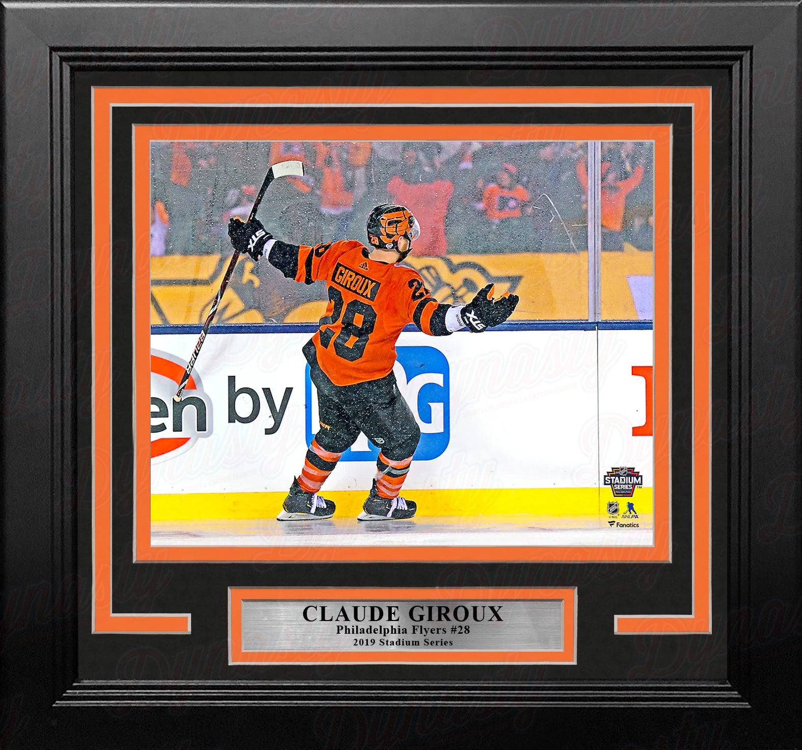 Claude Giroux 2019 Stadium Series Philadelphia Flyers 8" x 10" Framed Hockey Photo - Dynasty Sports & Framing 
