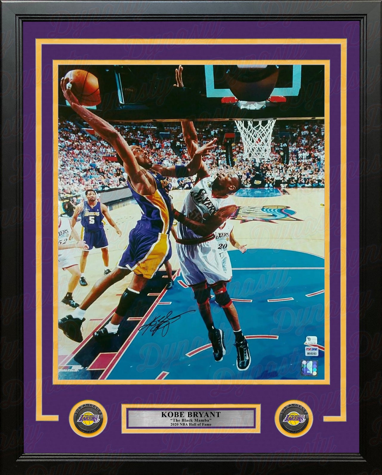 Kobe Bryant 2001 NBA Finals Autographed Los Angeles Lakers 16x20 Framed Basketball Photo - Dynasty Sports & Framing 