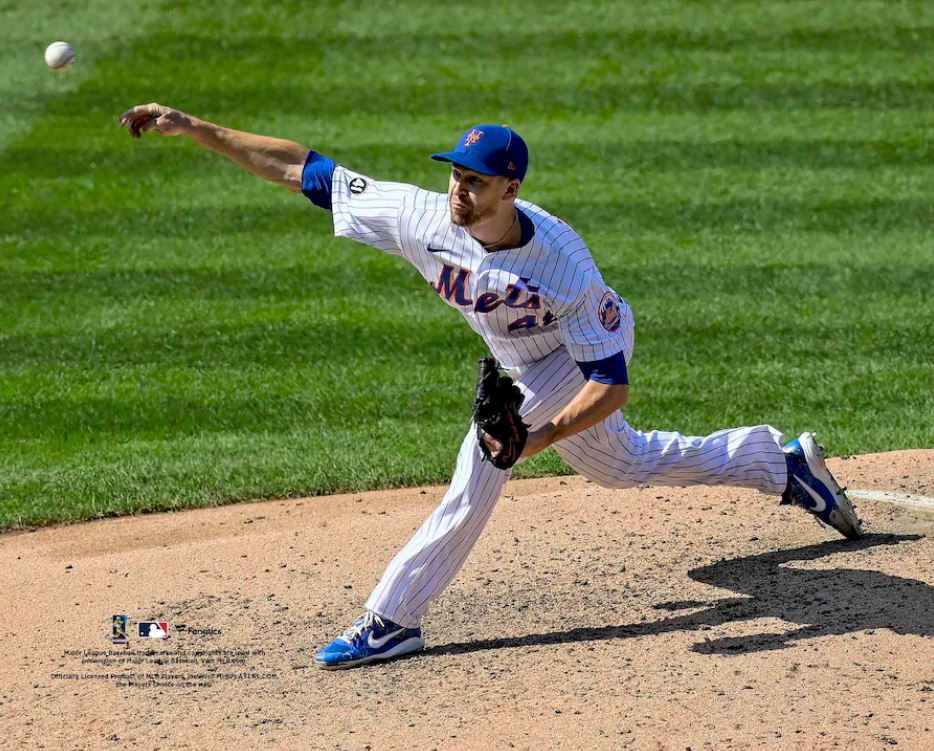 Jacob deGrom in Action New York Mets 8" x 10" Baseball Photo - Dynasty Sports & Framing 