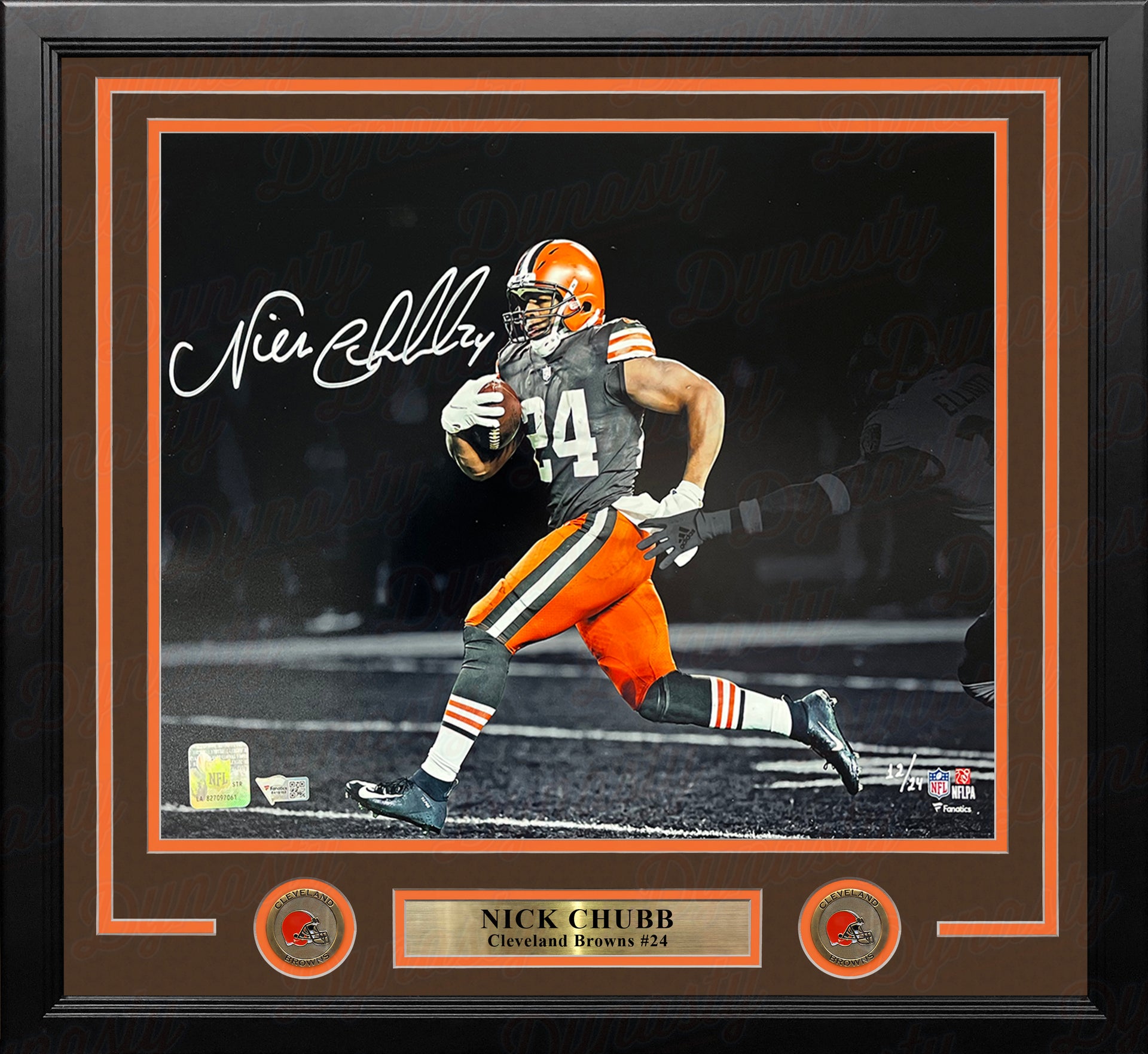 Nick Chubb Blackout Cleveland Browns Autographed 11' x 14' Framed Football  Photo - Dynasty Sports & Framing