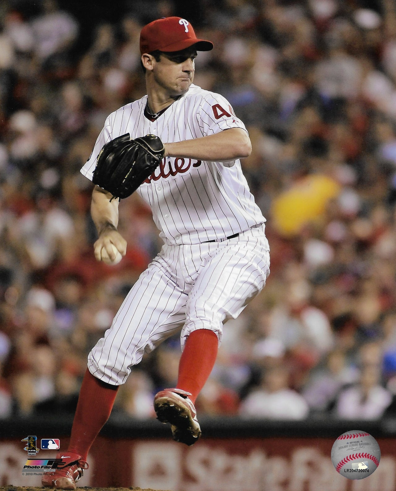 Roy Oswalt in Action Philadelphia Phillies 8" x 10" Baseball Photo - Dynasty Sports & Framing 