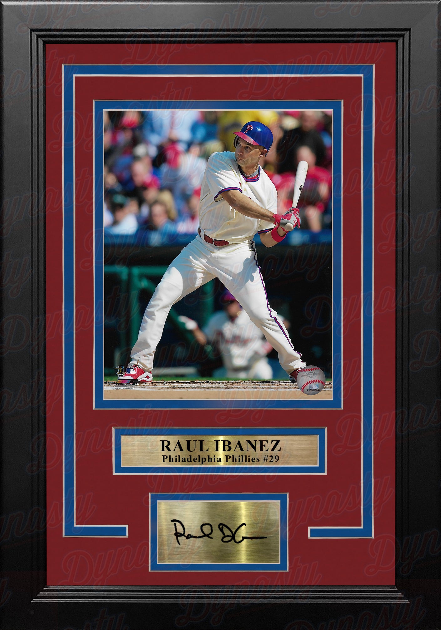 Raul Ibanez in Action Philadelphia Phillies 8" x 10" Framed Baseball Photo with Engraved Autograph - Dynasty Sports & Framing 
