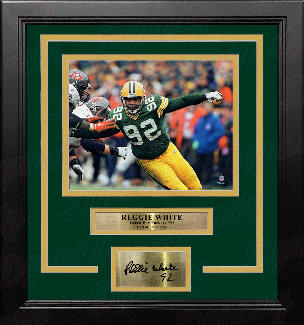 Reggie White in Action Green Bay Packers 8" x 10" Framed Football Photo with Engraved Autograph - Dynasty Sports & Framing