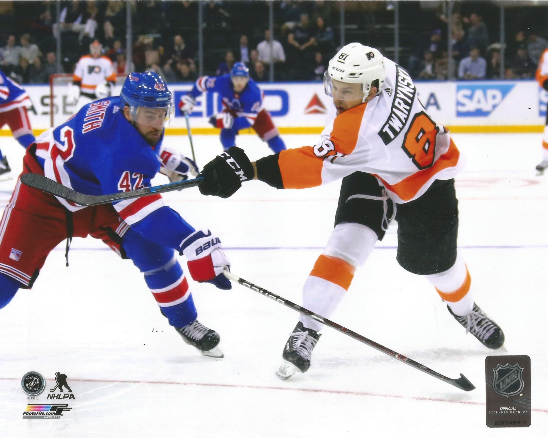 Carsen Twarynski Philadelphia Flyers in Action Hockey Photo - Dynasty Sports & Framing 