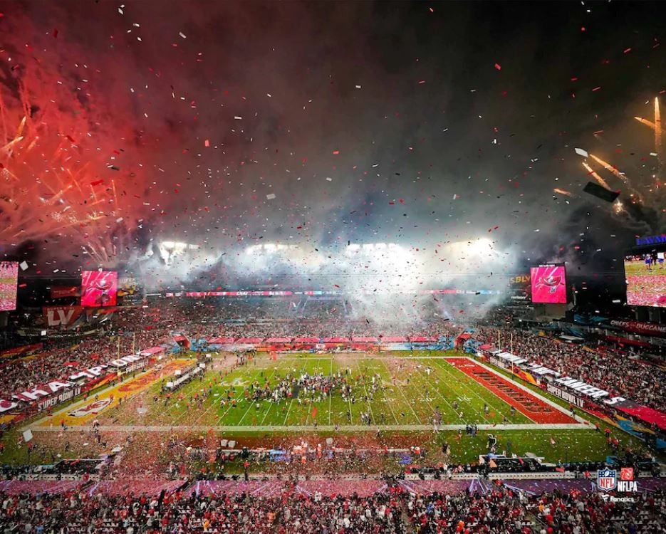 Tampa Bay Buccaneers Raymond James Stadium Super Bowl LV Celebration 8" x 10" Football Photo - Dynasty Sports & Framing 