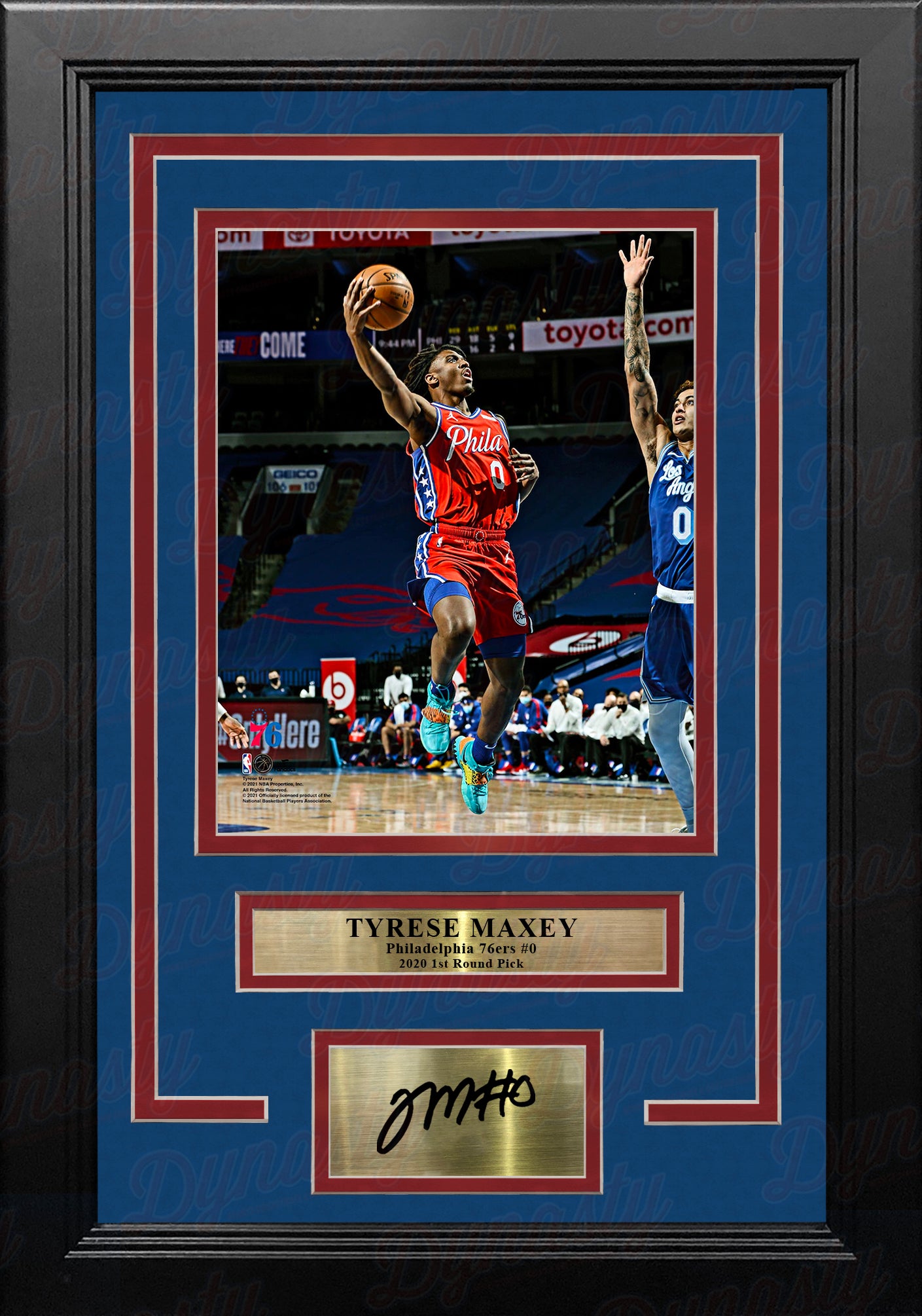 Tyrese Maxey in Action Philadelphia 76ers 8" x 10" Framed Basketball Photo with Engraved Autograph - Dynasty Sports & Framing 