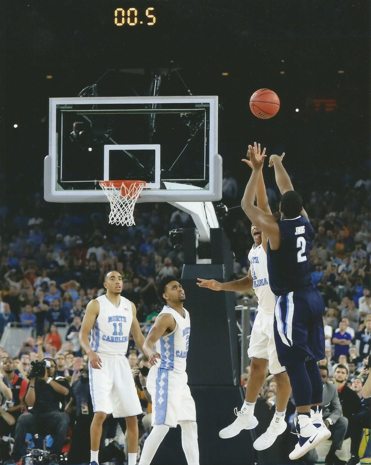 Kris Jenkins Villanova Wildcats 2016 NCAA Finals Buzzer Beater Vertical College Basketball Photo - Dynasty Sports & Framing